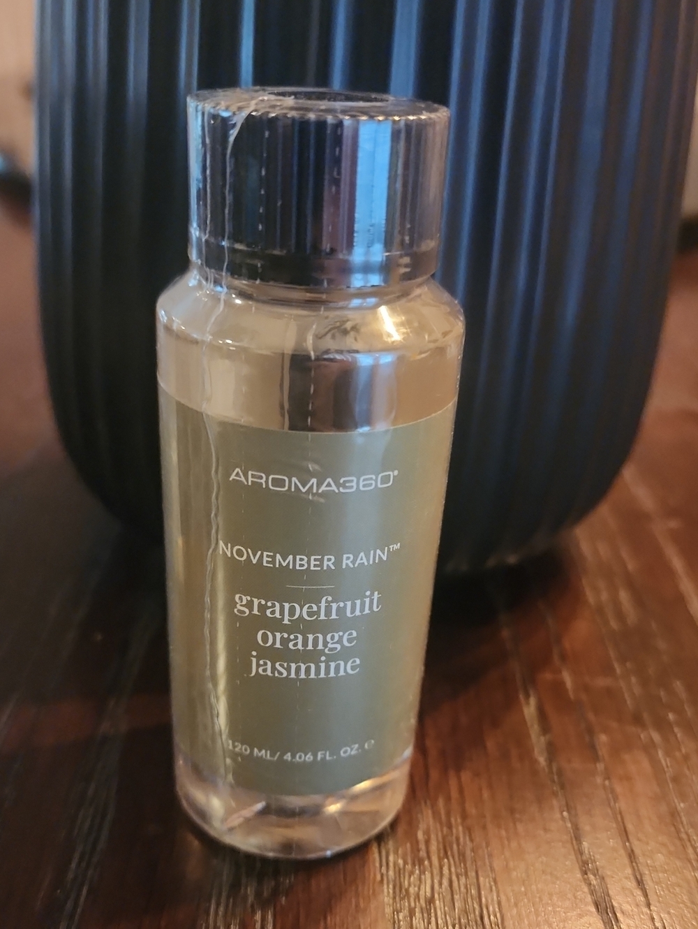 NWOT Aroma360 November Rain Fragrance Oil -